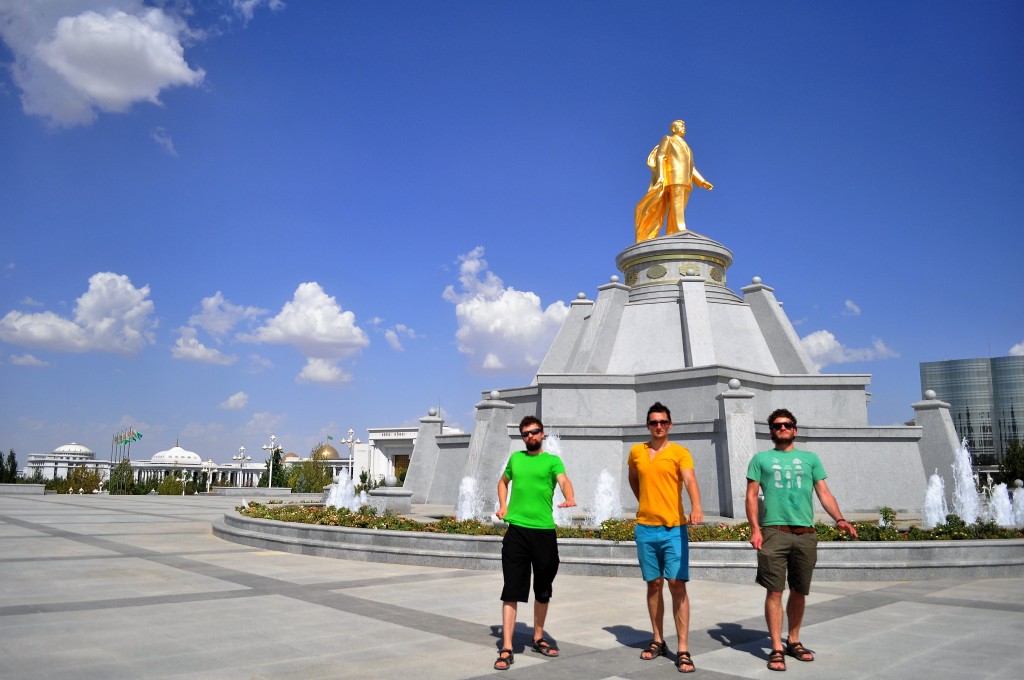 Turkmenbashi Statue